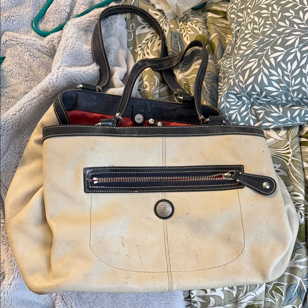 Coach Cream and Black Shoulder Bag